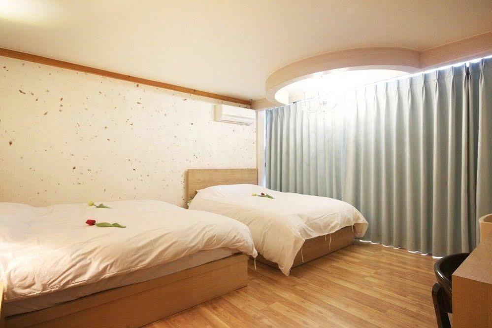 Jeonju Tourist Hotel Экстерьер фото