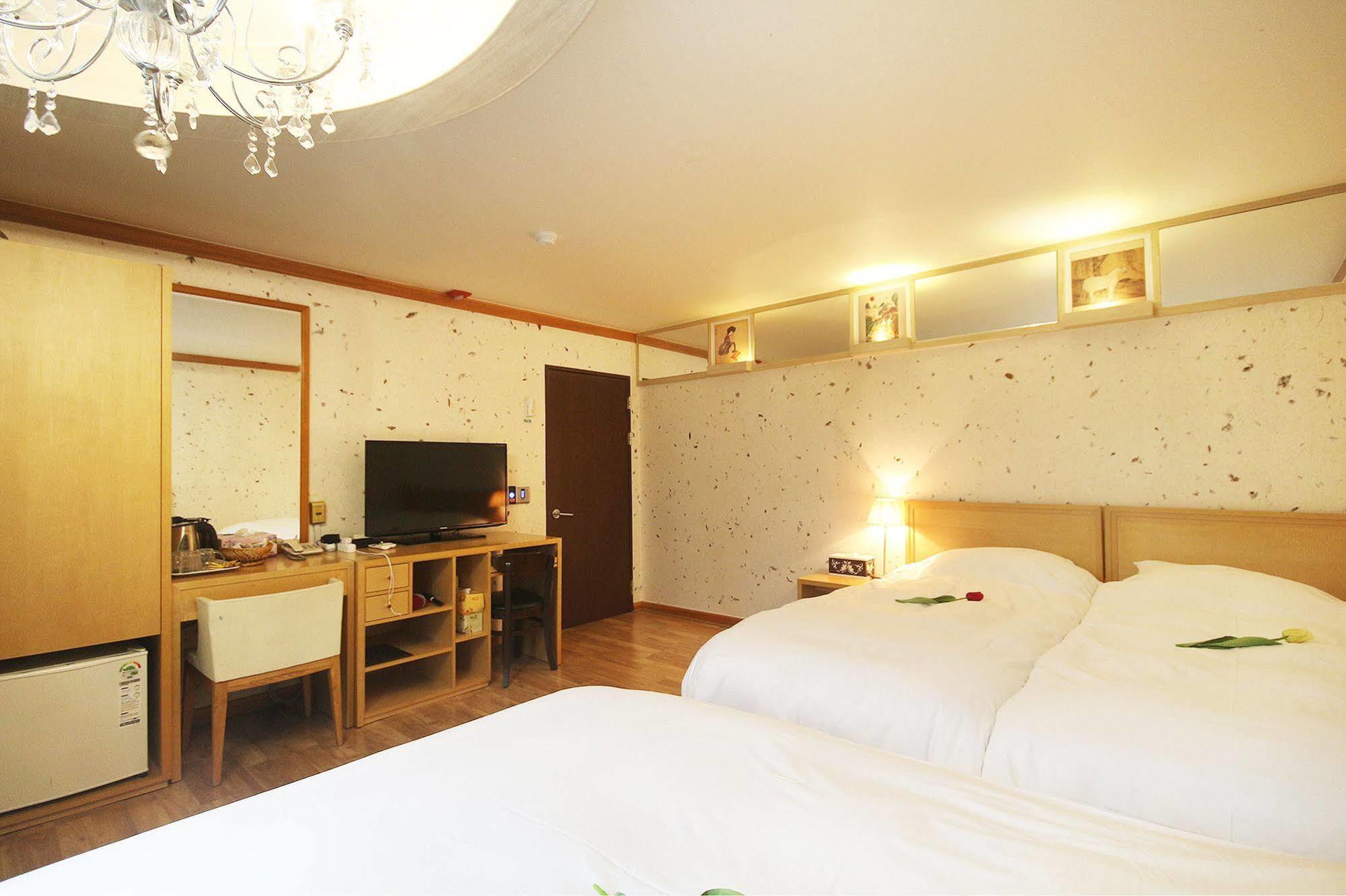 Jeonju Tourist Hotel Экстерьер фото