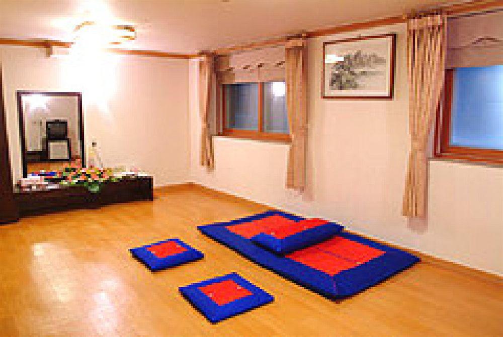 Jeonju Tourist Hotel Экстерьер фото